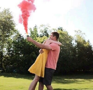 Gender Reveal Package (2 Smoke Grenades + 2 Confetti Cannons)