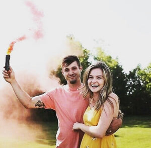 Gender Reveal Package (2 Smoke Grenades + 2 Confetti Cannons)